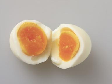 '이렇게 삶으면 뚝딱 완성..' 편의점에서 판매하는 인기 간식 반숙 계란, 집에서도 간단하게 만드는 방법