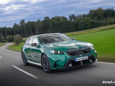 BMW, 고성능 왜건 원조… M5 투어링 국내 첫 도입