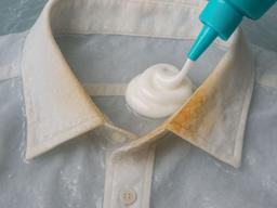 와이셔츠 목에 '이 원액' 짜보세요…10년 찌든 때도 한 번에 지워집니다