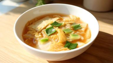 "시원하고 든든한 국물..." 겨울철 배추로 끓이는 배추 어묵국 레시피, 찬바람 부는 날씨에 드세요