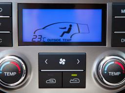 "영하의 날씨에 찬바람만 쌩쌩"... 따뜻한 바람 안 나오는 <strong>자동차</strong> 히터의 문제는 '이것'