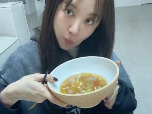 “100g당 6kcal 실화냐”... 윤은혜가 직접 해먹는다는 ‘저칼로리 건강밥’ 레시피, 난리났다