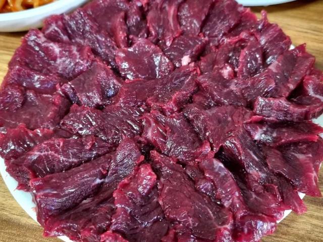 대구 왕거미식당 – 50년 손맛의 뭉티기