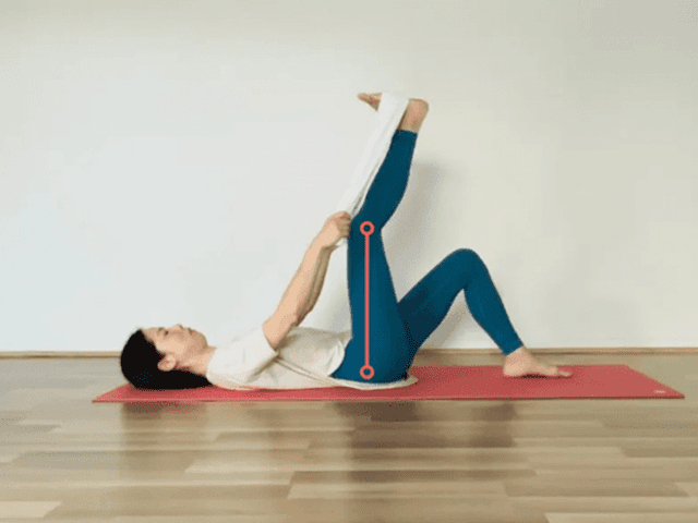 ''도수치료사가 해고될 각오로 밝힌'' 수건 하나로 틀어진 몸 교정하는 방법